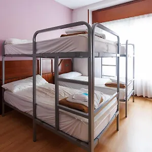 Moon Bio Hostel Bilbao